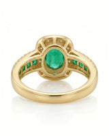 Oval natural emerald promise ring in 18K yellow gold | SARATTI
