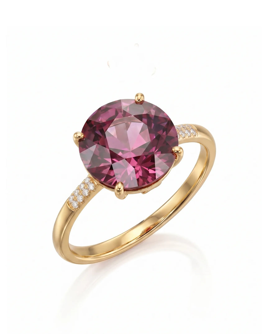 Oval pink tourmaline ring with diamond shoulders in 18K yellow gold | SARATTI