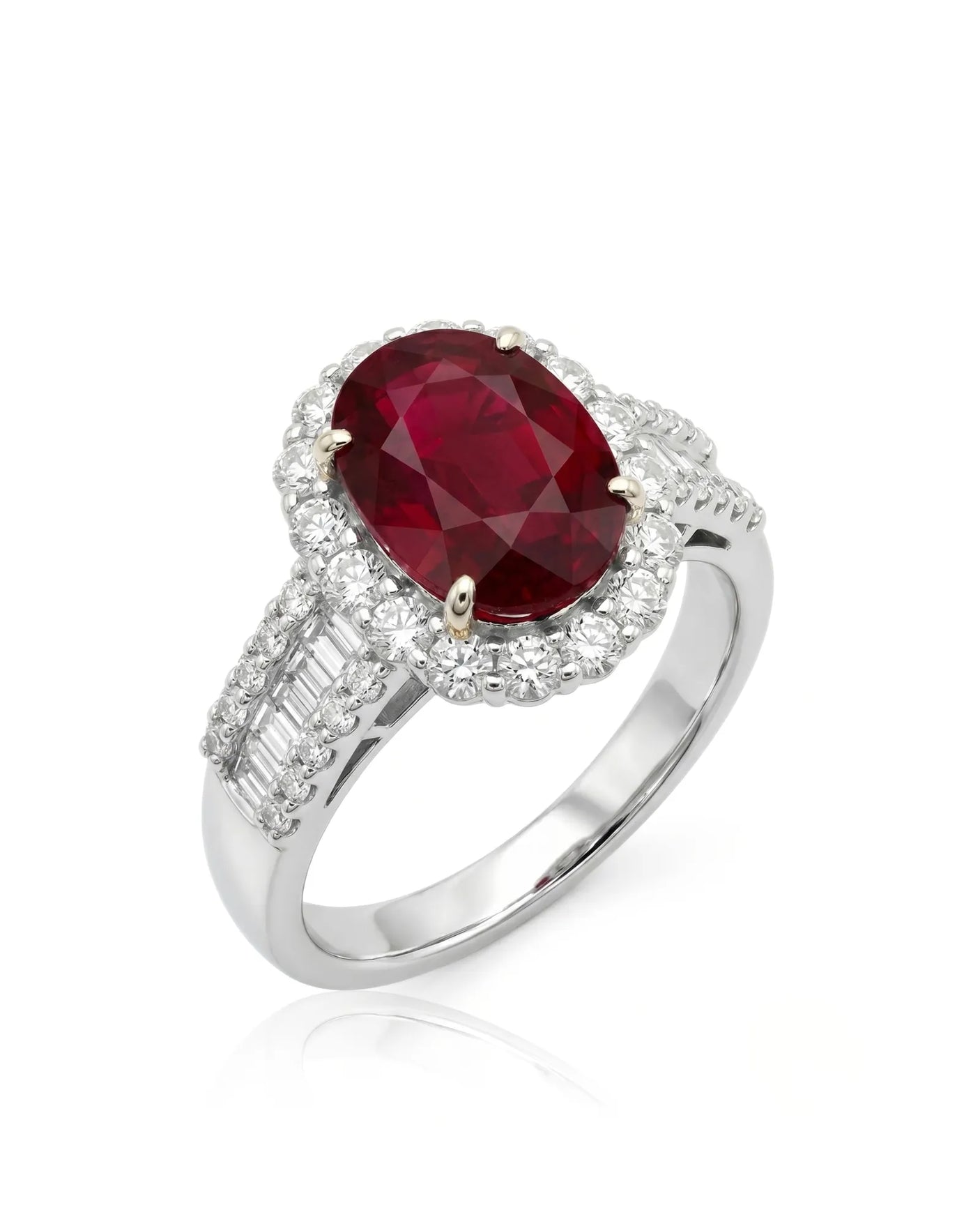 Oval ruby ring with double diamond halo in polished platinum craftsmanship | SARATTI
