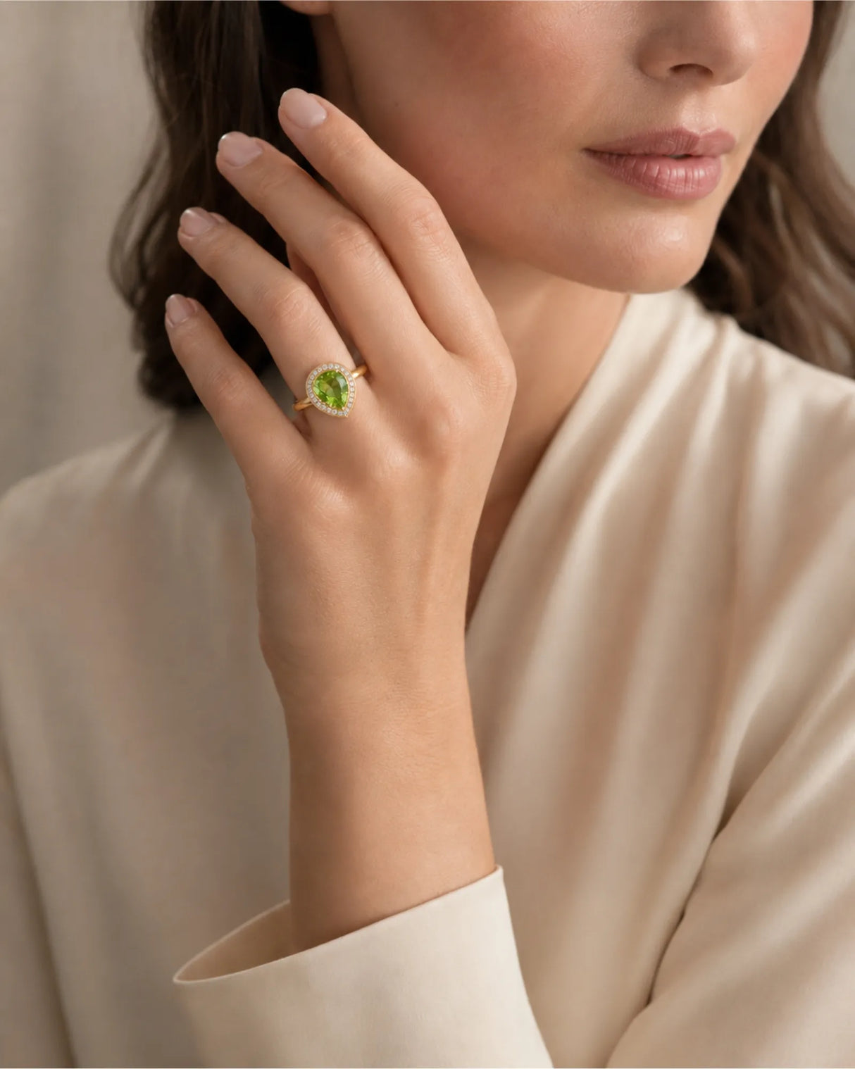 Pear-shaped green tourmaline halo ring with natural diamonds in 18K Yellow Gold | SARATTI