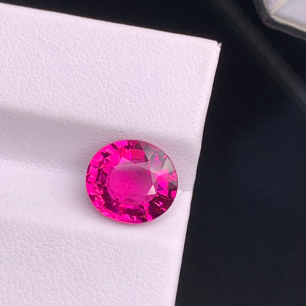 3.38 carats Natural Rubellite Tourmaline Gemstone | Oval – 9.6 × 8.1 × 5.4 mm