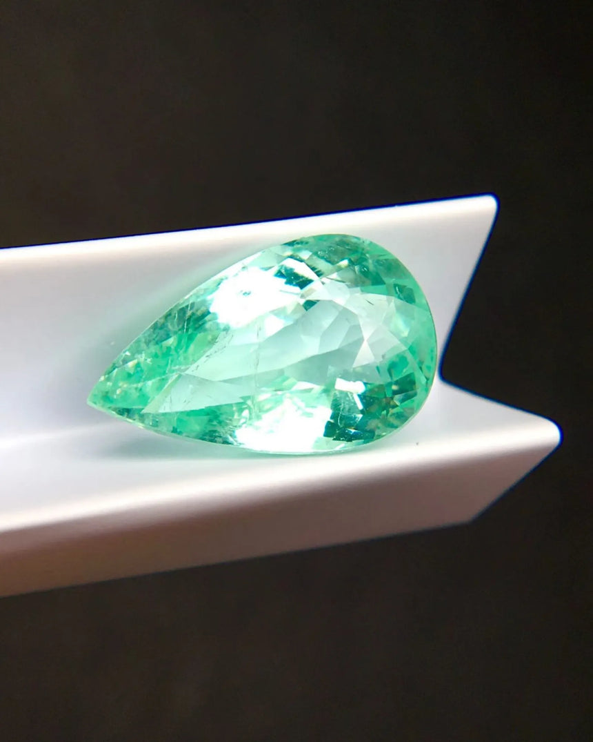 Pear Tourmaline measuring 15.98 × 9.96 × 7.94mm | SARATTI