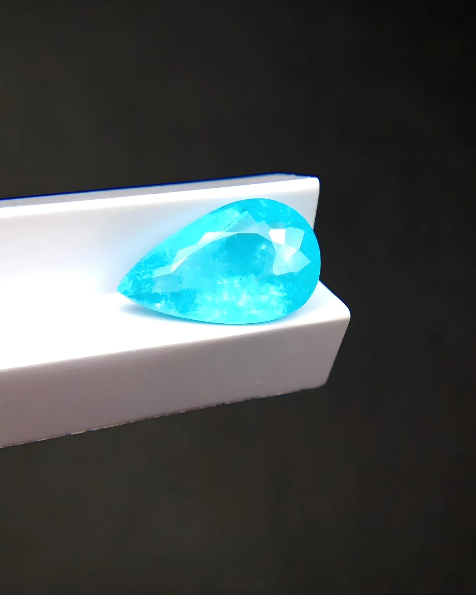 Pear cut natural Paraiba tourmaline loose stone | SARATTI