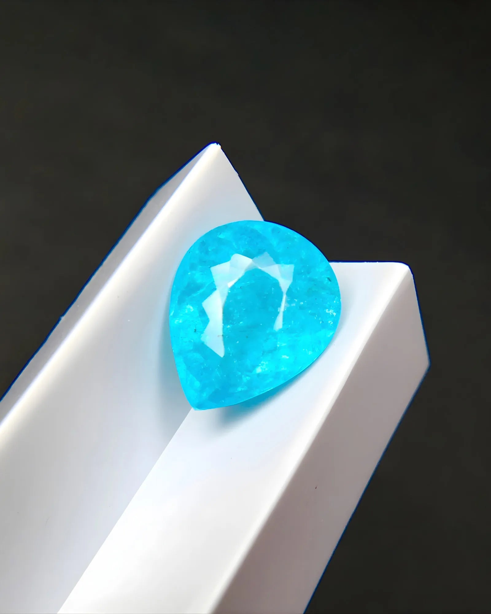 Pear cut natural Paraiba tourmaline loose stone | SARATTI