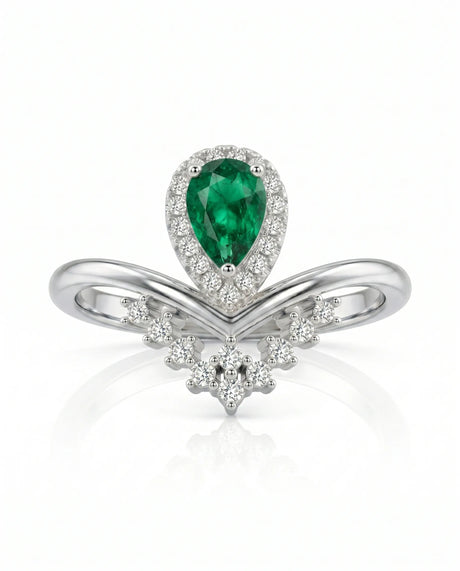 Pear shaped emerald promise ring in 18K white gold | SARATTI
