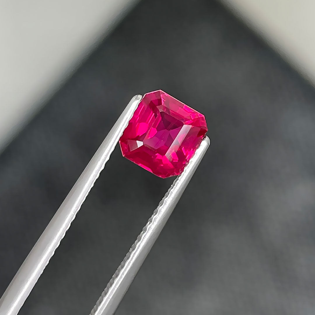 Pigeon-Blood-Exceptional-Clarity-Natural-Ruby-Gemstone-_-Saratti-Jewelry | Unheated Ruby 