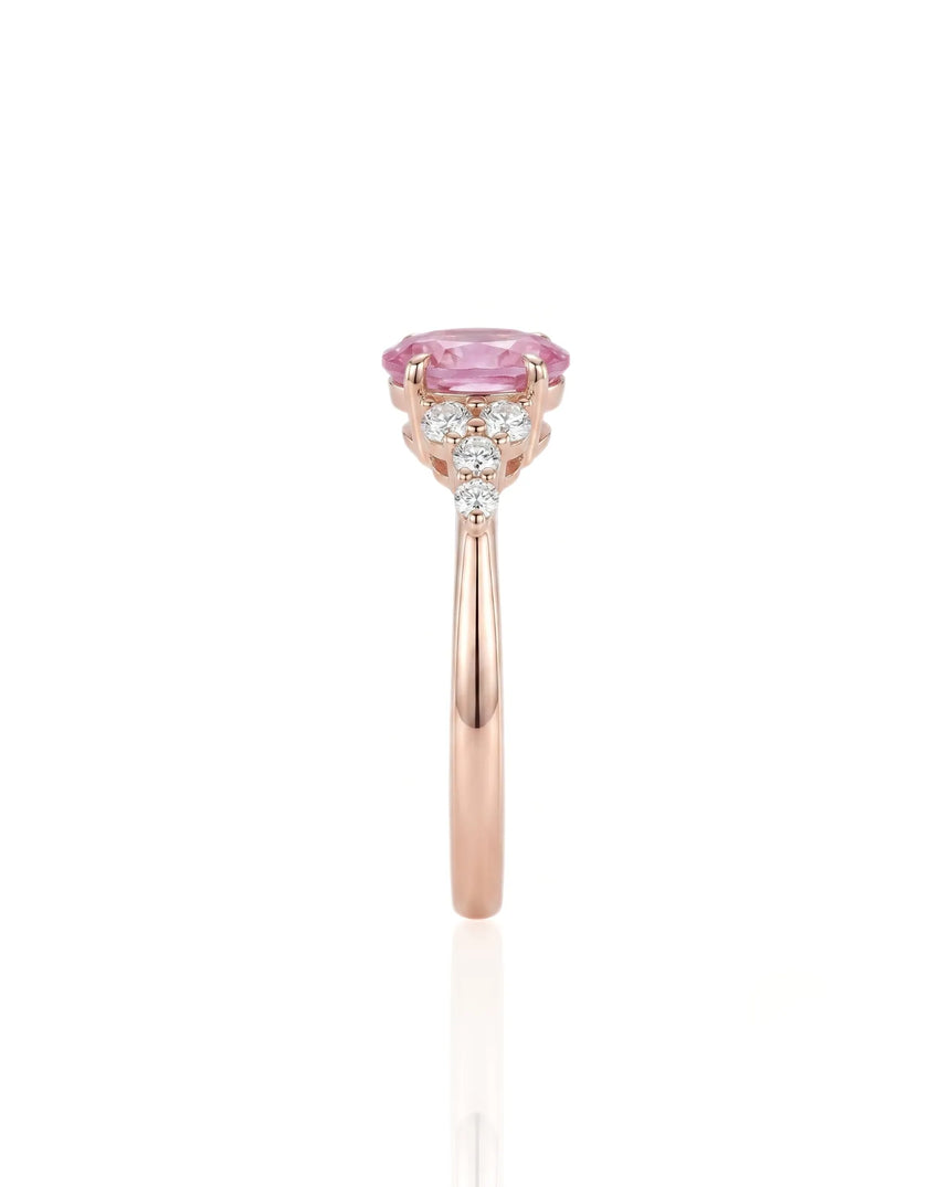 Pink sapphire and diamond promise ring with feminine style in 18K rose gold | SARATTI