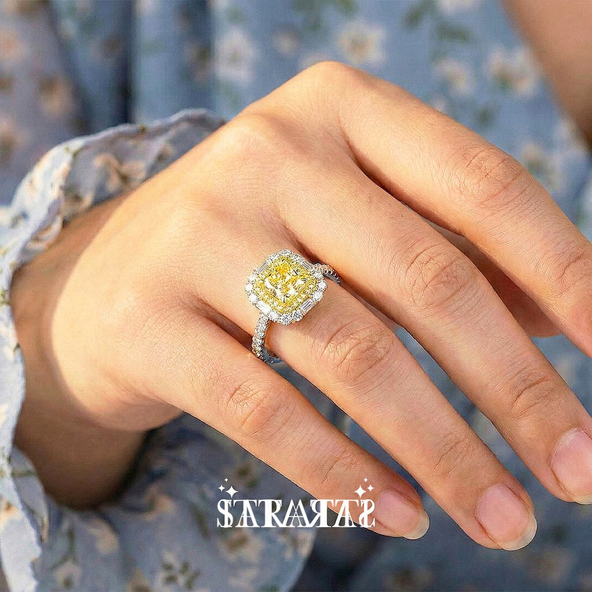 Platinum RIng on model | SARATTI