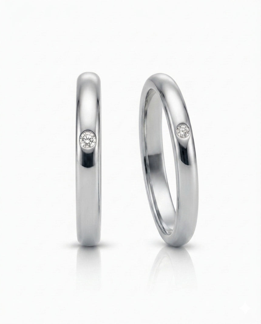 Polished natural diamond band ring in 18K White Gold | SARATTI