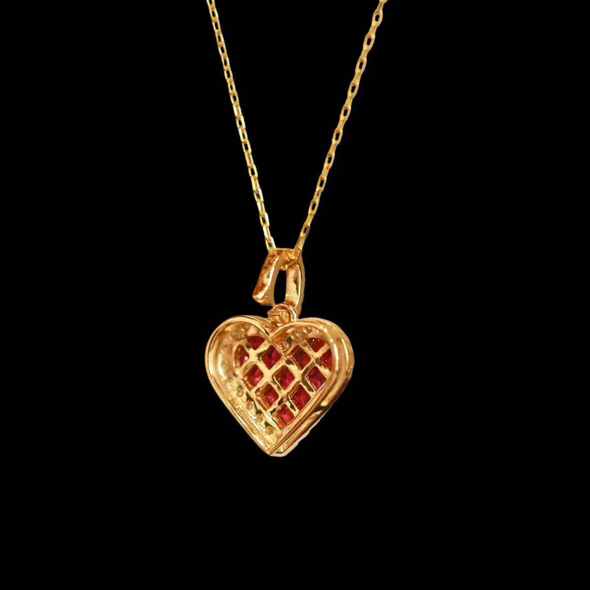 Princess cut Rubies with Diamonds set in Yellow Gold | Saratti