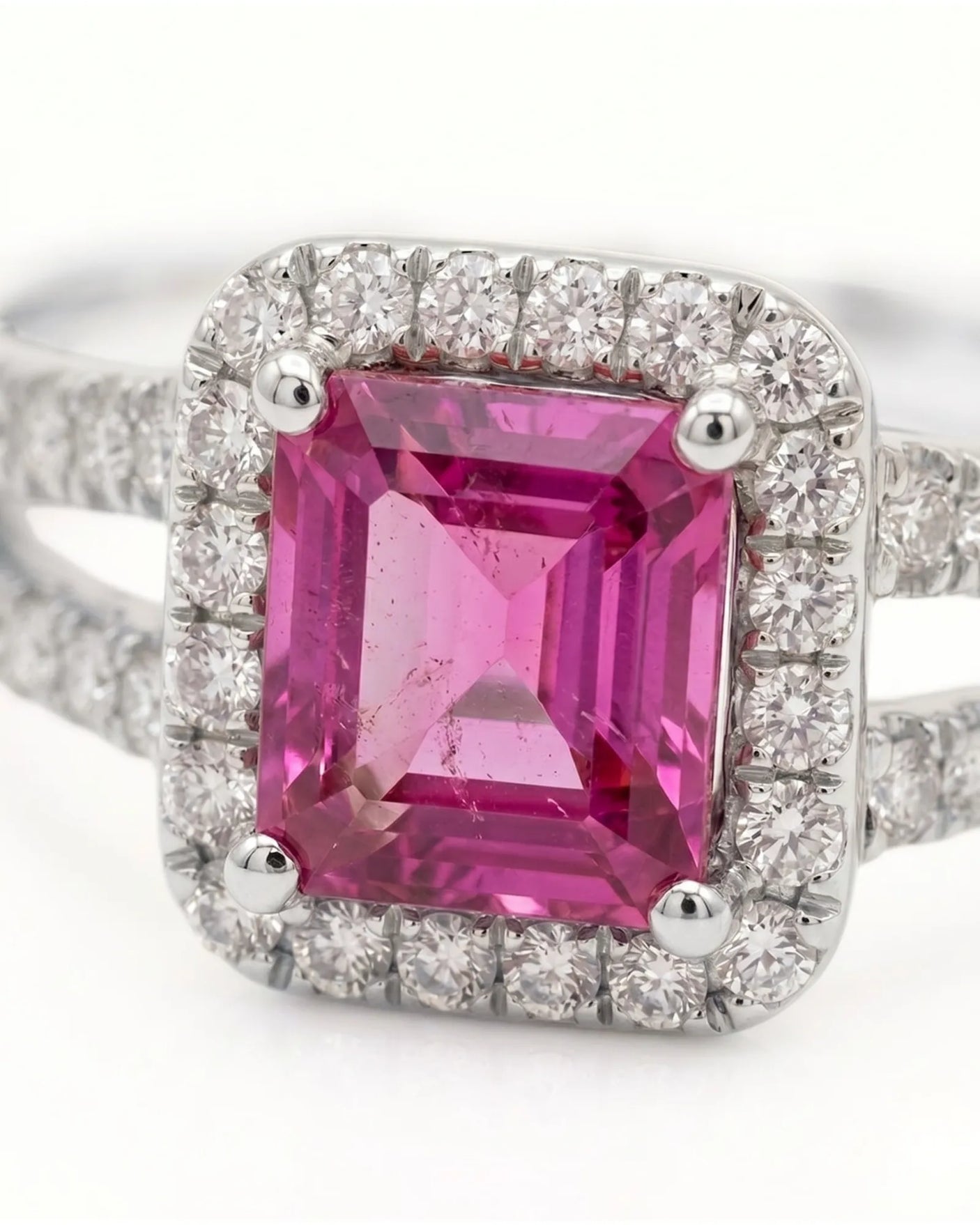 Purple Asscher sapphire ring with pavé diamond split shank in enduring platinum - SARATTI