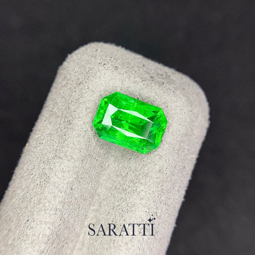 Radiant Cut Tsavorite Garnet 2.20 Carat Green | SARATTI  
