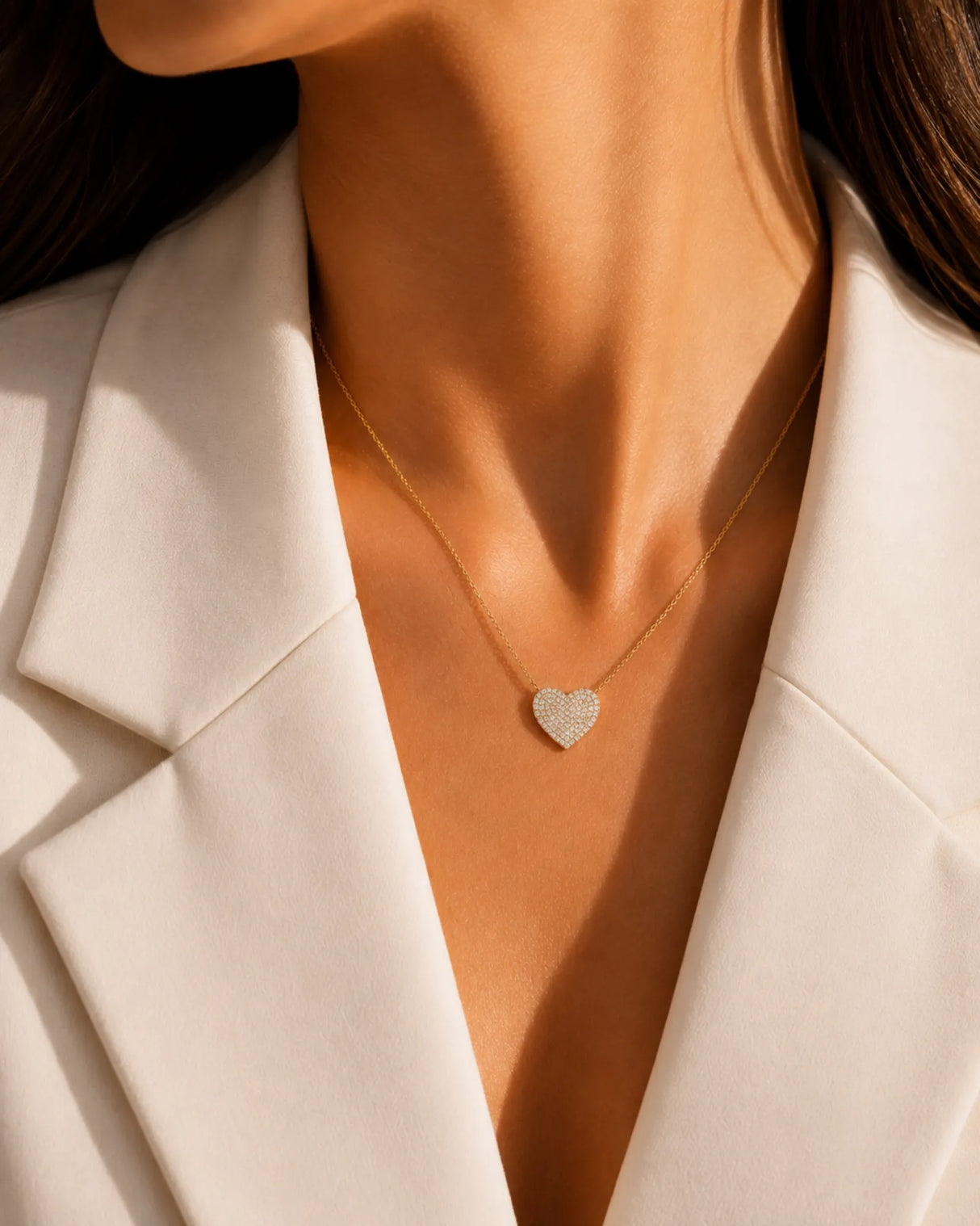 Romantic diamond heart necklace gift in warm 18K yellow gold | SARATTI