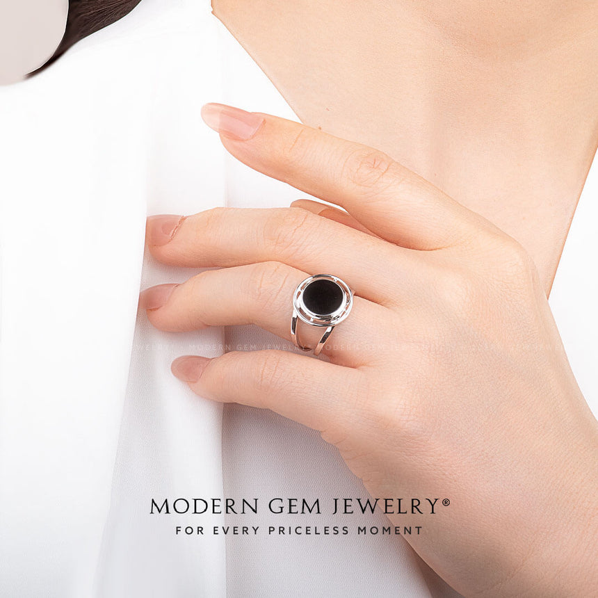 18K White Gold Black Onyx Ring