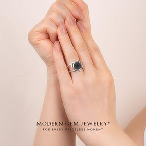 Unique Split Shank Black Onyx Ring | Modern Gem Jewelry | Saratti