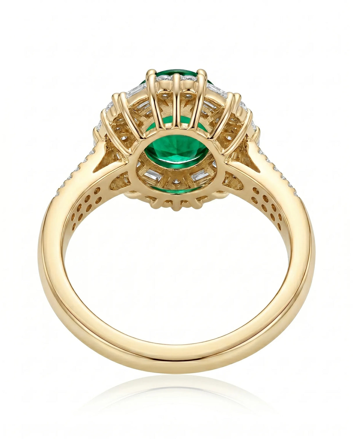 Round emerald ring with baguette diamonds in 18K yellow gold | SARATTI
