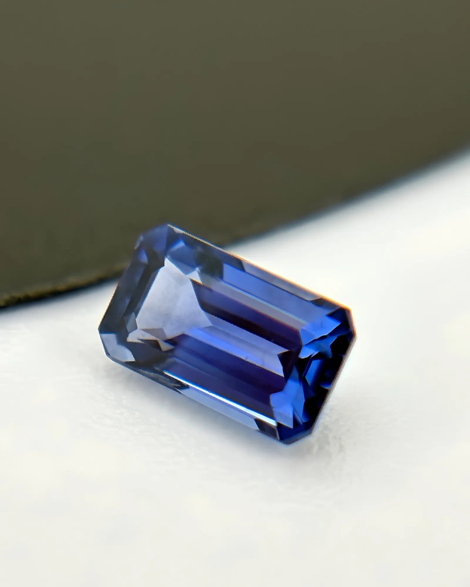 Royal Blue Sapphire 5.5 × 3.2 mm loose gemstone | SARATTI