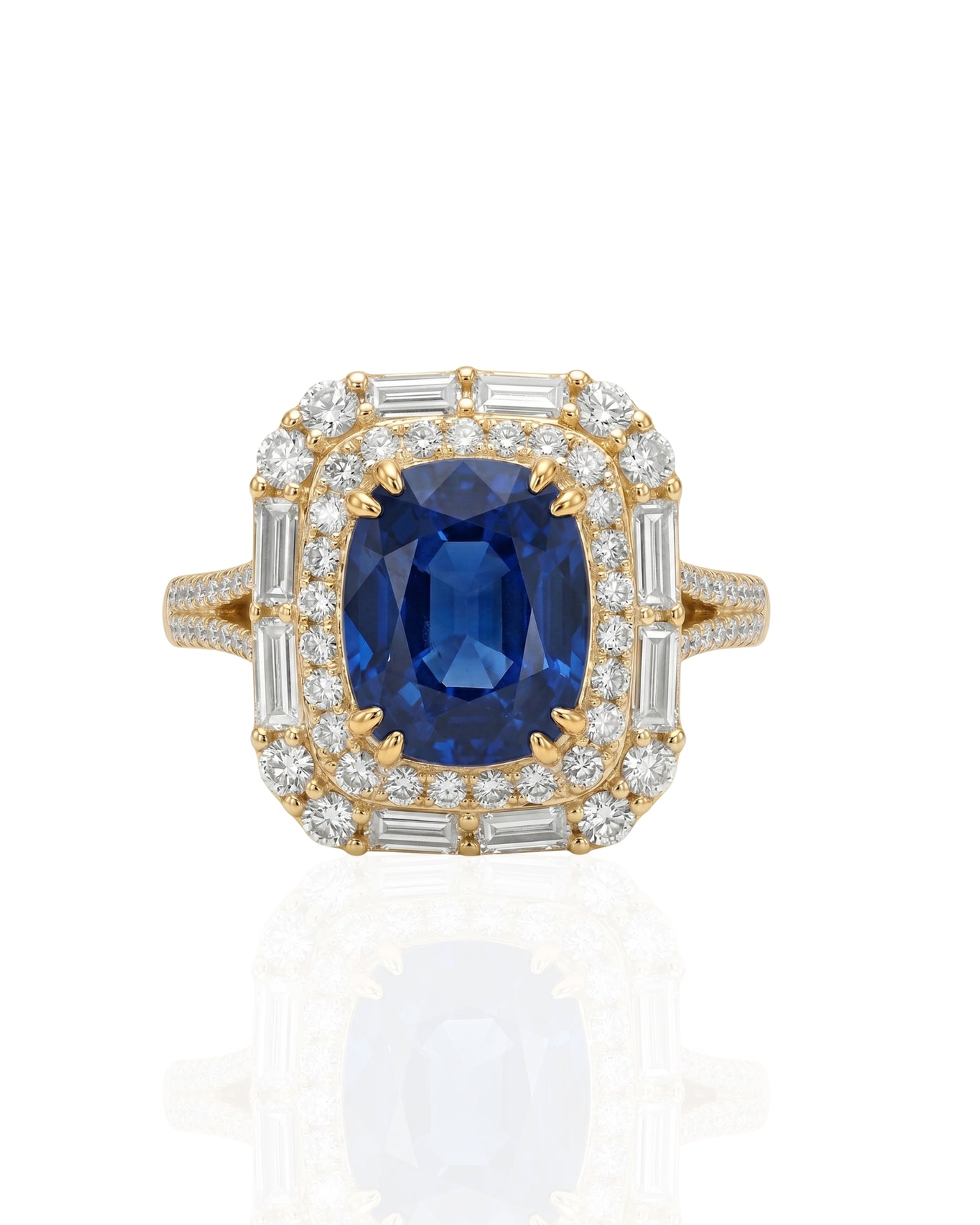 Royal blue sapphire and diamond ring in 18K Yellow Gold | SARATTI
