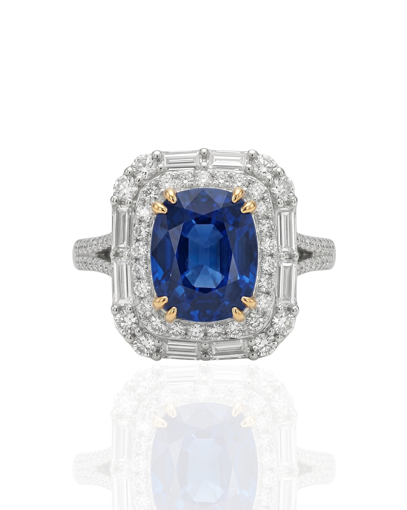 Royal blue sapphire and diamond ring in Platinum | SARATTI