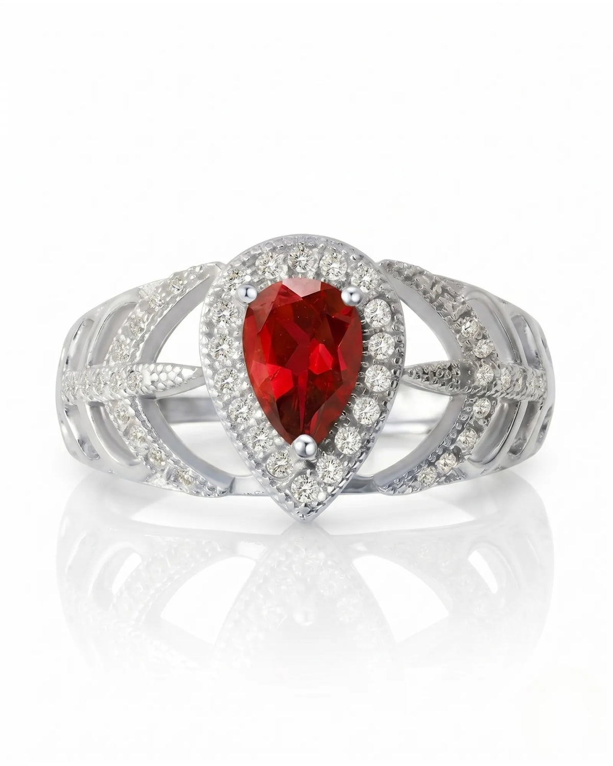 Ruby and diamond engagement ring with split shank in 18K white gold | SARATTI
