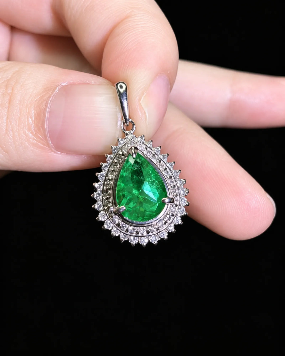 SERENA emerald teardrop diamond pendant | SARATTI