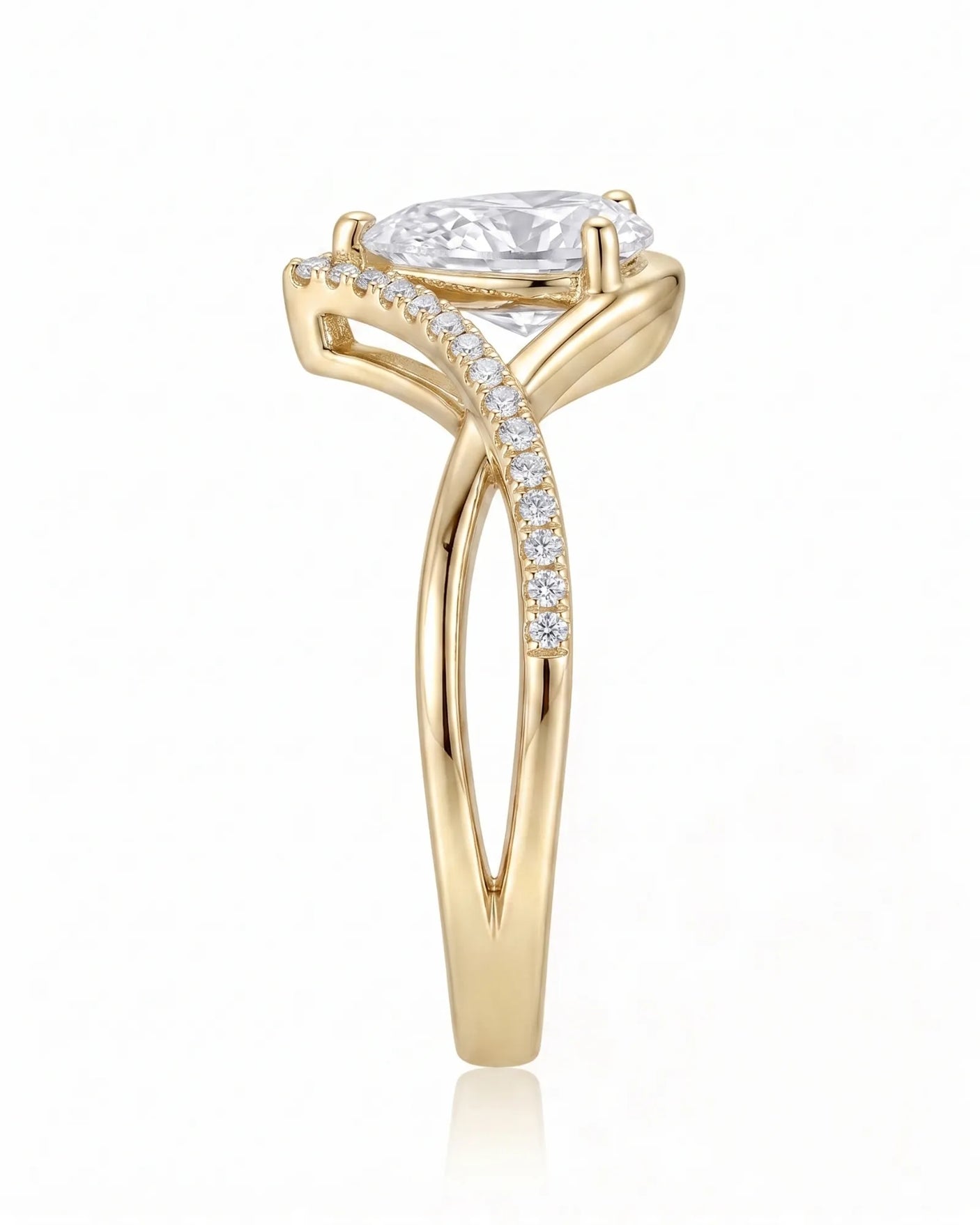 Claire – Natural Pear-Shaped Diamond Twisted-Shank Engagement Ring