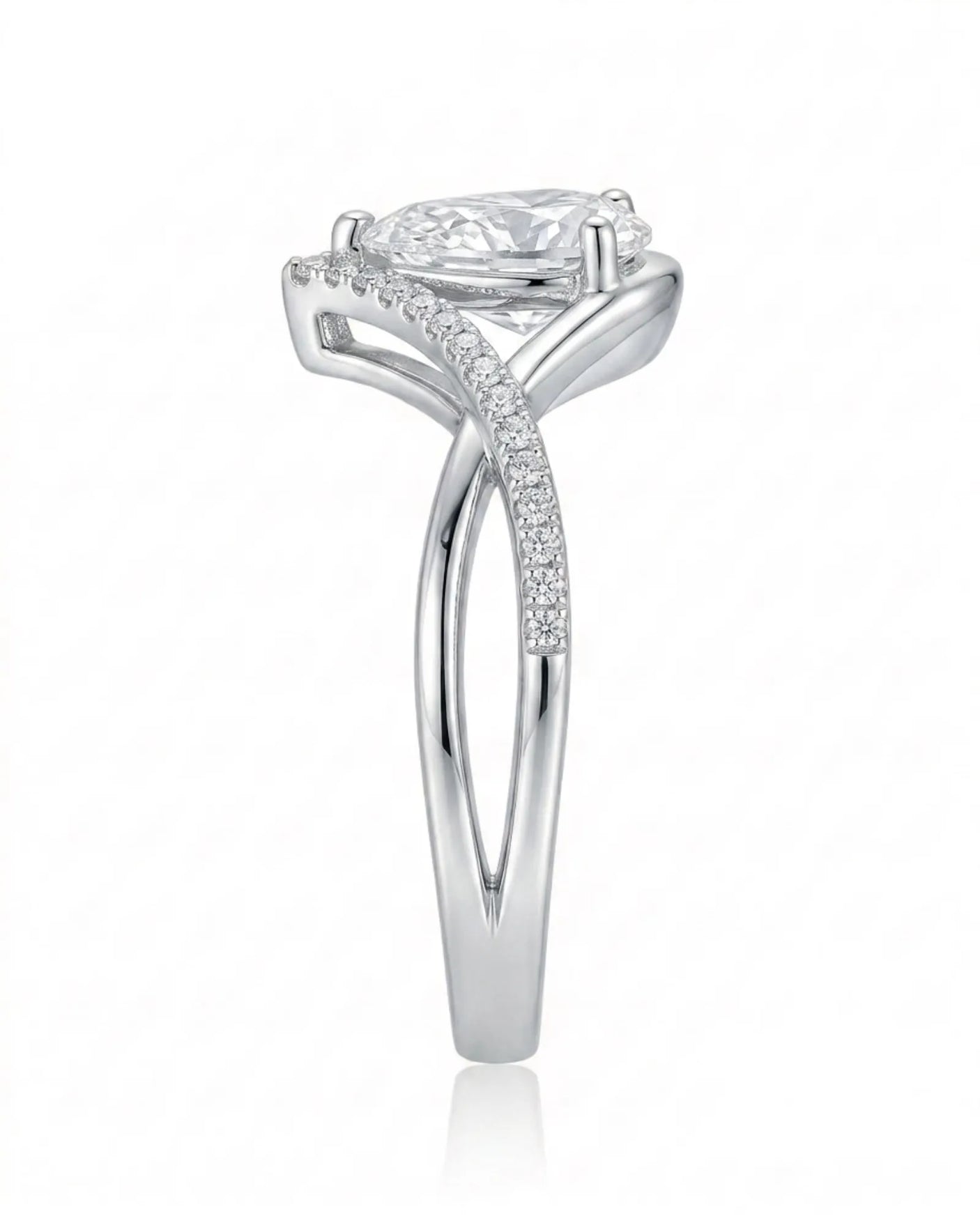 Claire – Natural Pear-Shaped Diamond Twisted-Shank Engagement Ring