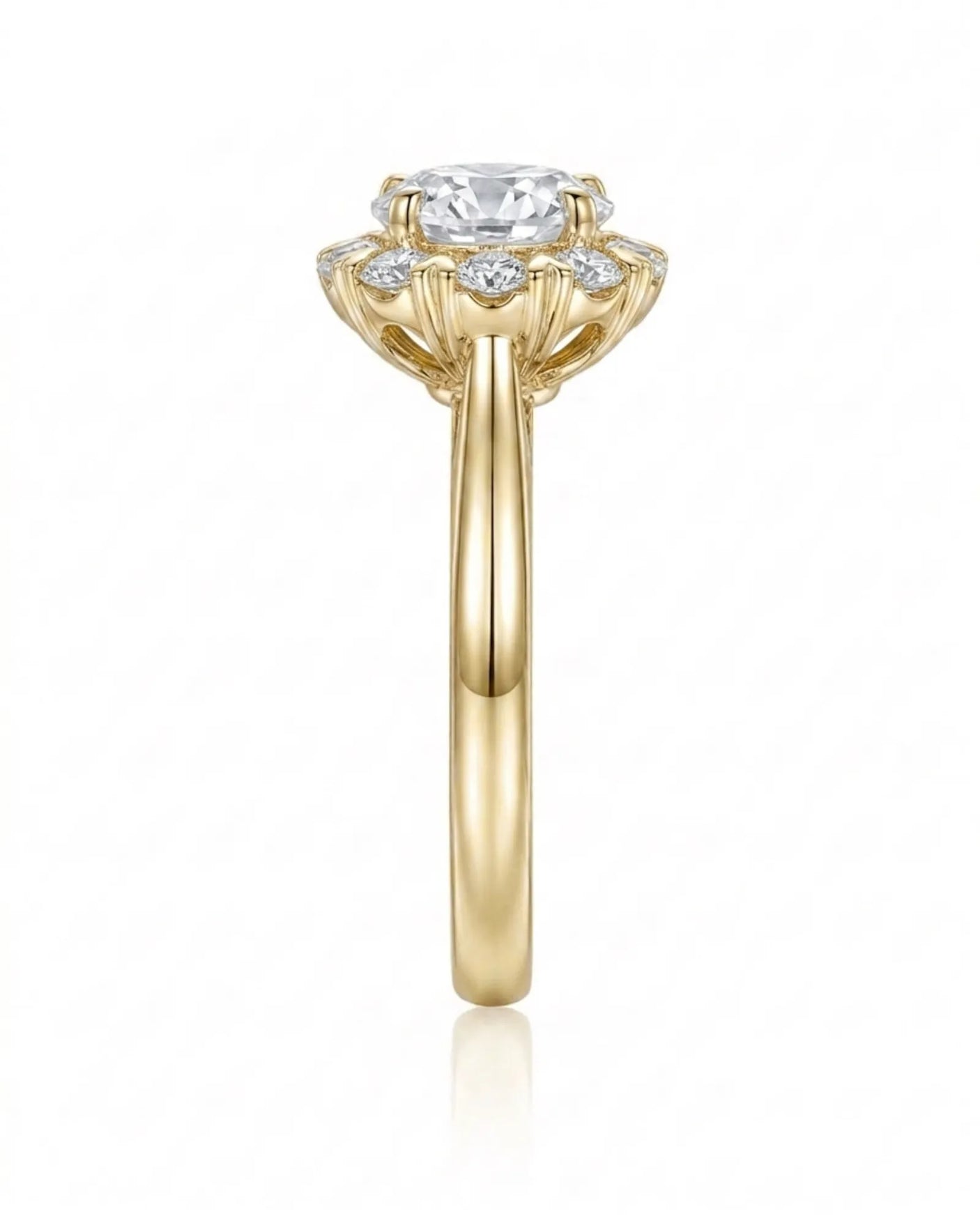 Sadi – Celestial Glow Natural Round Diamond Star Halo Ring