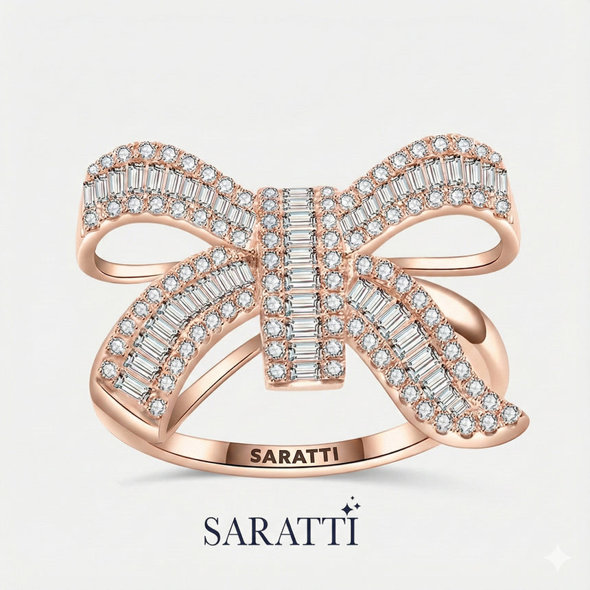 18K Rose gold for baguette diamond engagment ring on grey background | SARATTI