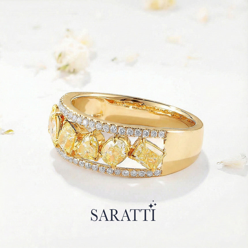 18K Yellow Gold on Floral background | SARATTI