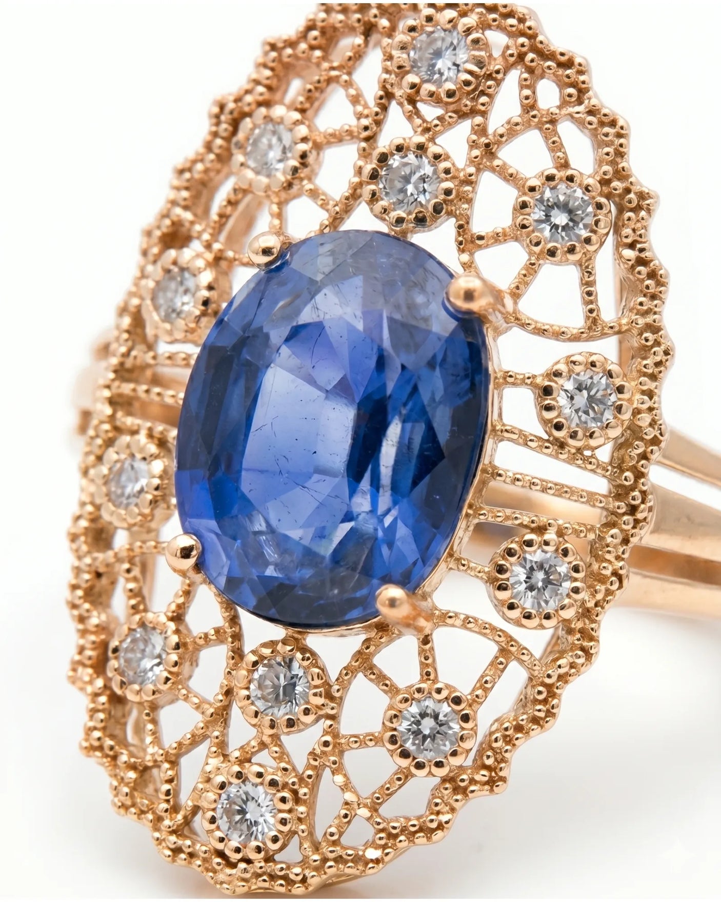 Sapphire and diamond cocktail ring with vintage filigree design in rose gold - SARATTI