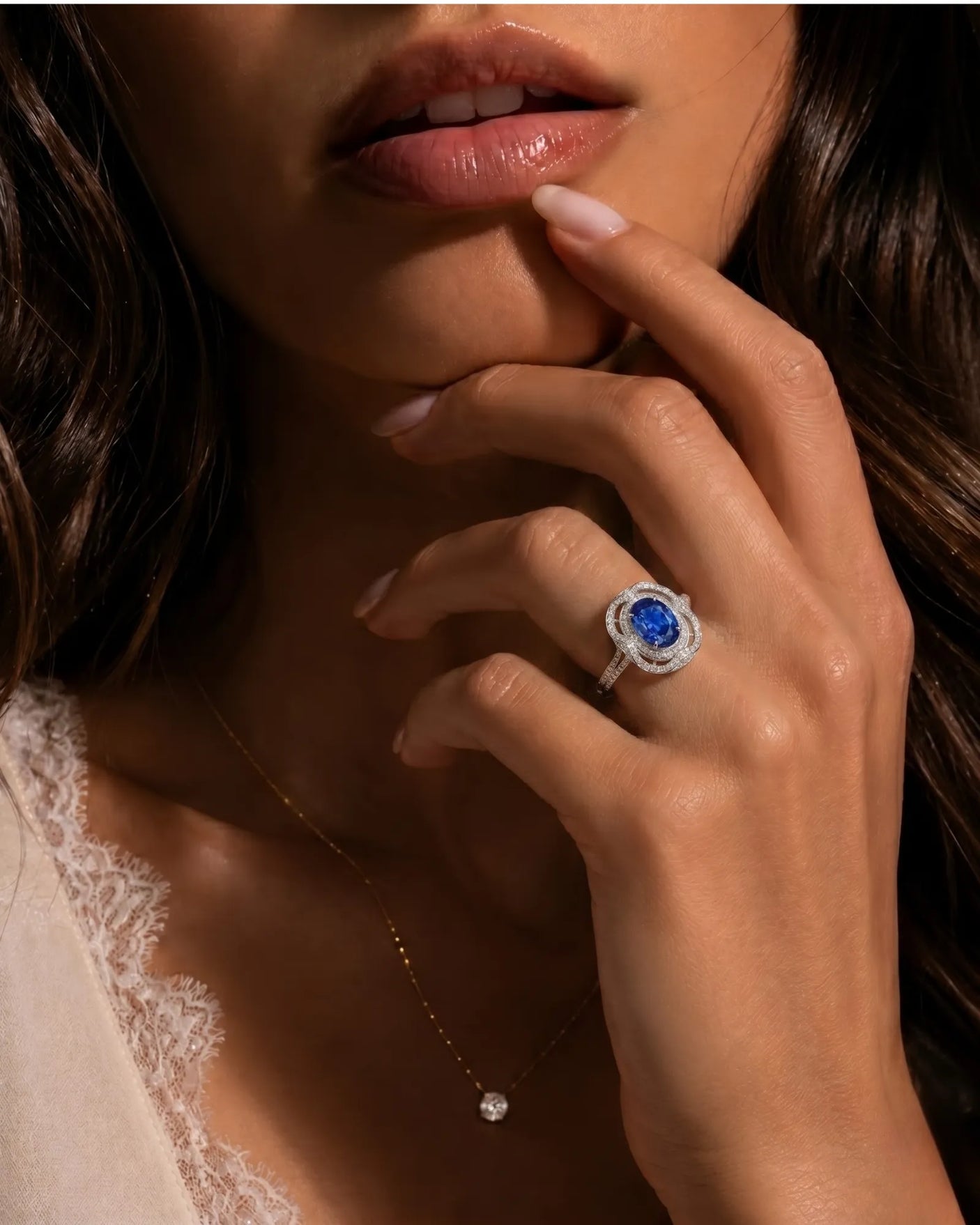 Sapphire and diamond engagement ring with split shank in platinum | SARATTI
