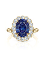 Sapphire and diamond gift ring with vintage floral halo in 18K yellow gold | SARATTI