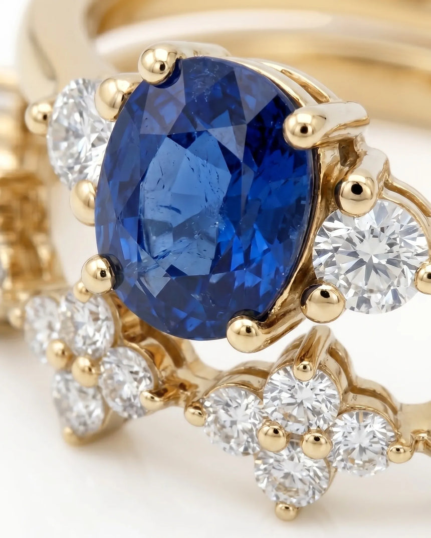 Sapphire bridal wedding set with curved diamond band for engagement in 18K yellow gold | SARATTI