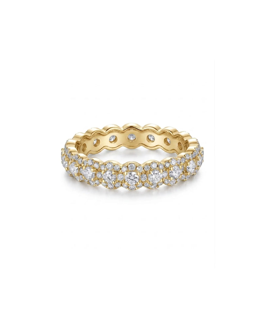 Scalloped diamond wedding band featuring round stones and accent diamonds in rich yellow gold | SARATTI