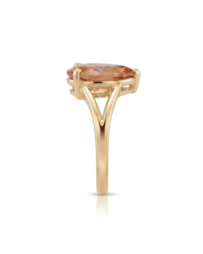 Sculptural pear gemstone setting with polished architectural shoulders | SARATTI