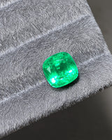 Side profile of 3.41ct Natural Emerald showing gemstone depth | SARATTI
