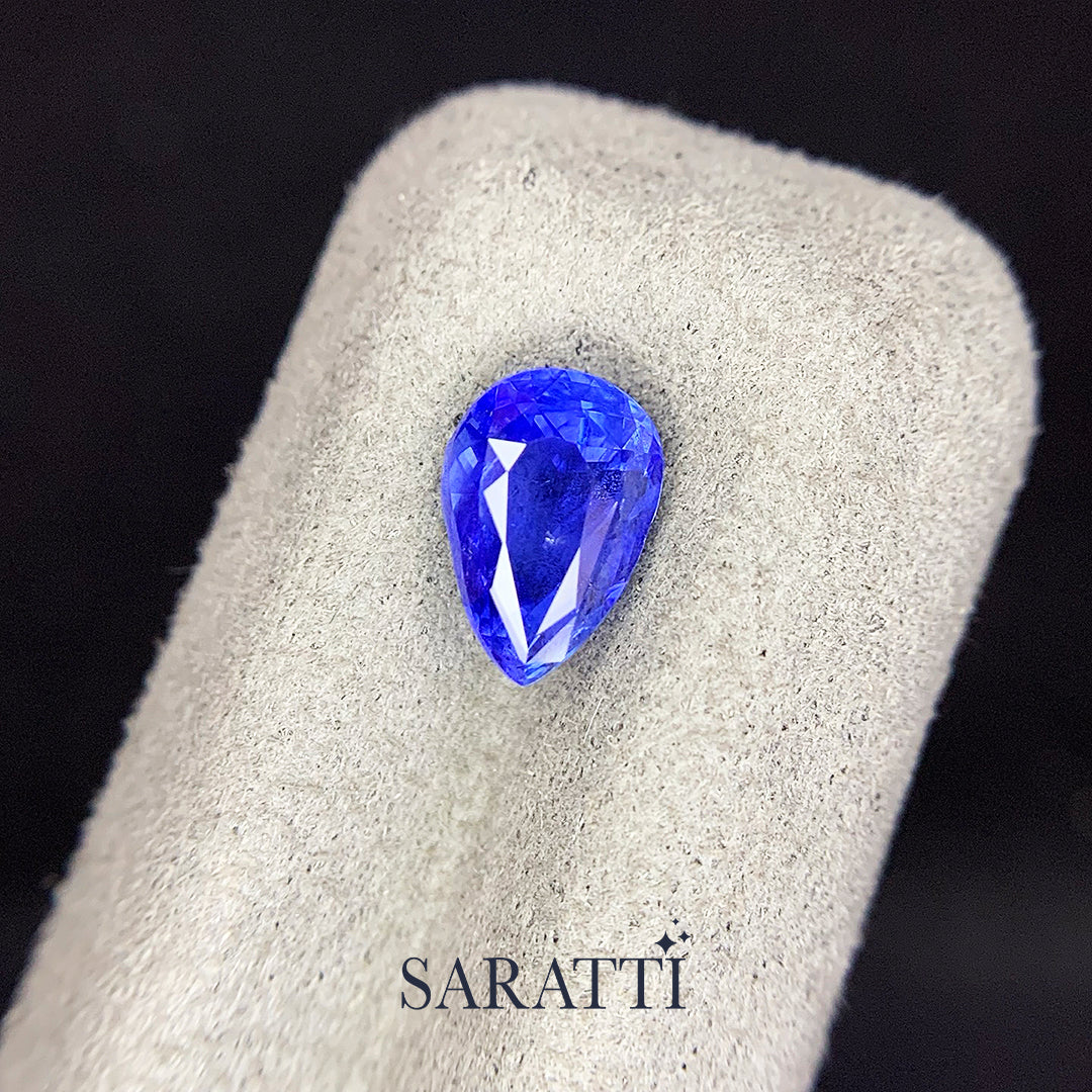 Side profile of pear sapphire 8.35 × 5.86 × 4.74 mm loose stone | SARATTI  