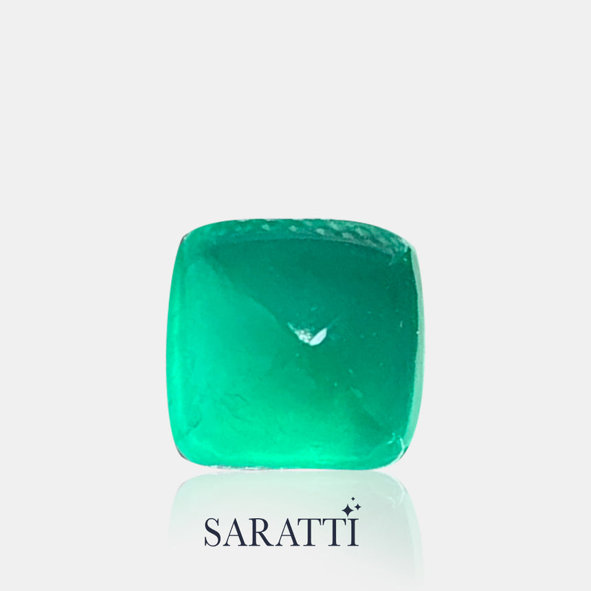 Side profile of sugarloaf emerald 8.08 × 8.06 mm loose stone | SARATTI  
