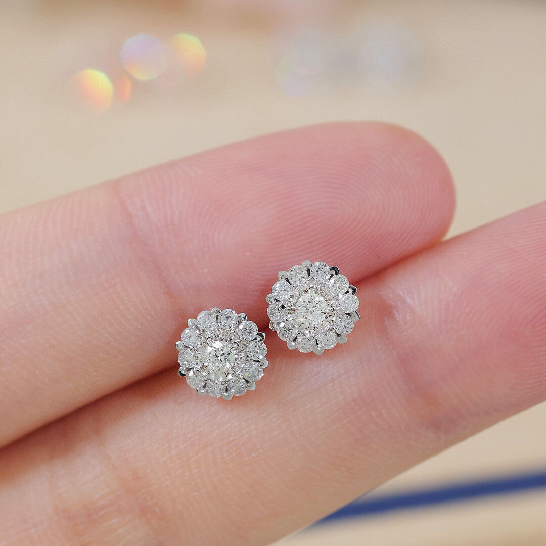 Natural Diamond Stud Earrings on Hand | Saratti | Custom Fine Jewelry 
