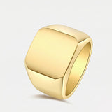 Sovereign signet ring for men 18k yellow gold square minimalist signet | SARATTI