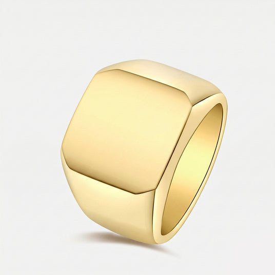 Sovereign signet ring for men 18k yellow gold square minimalist signet | SARATTI