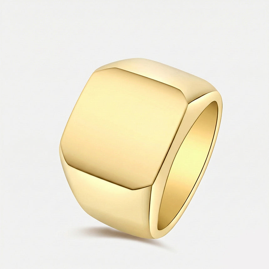 Sovereign signet ring for men 18k yellow gold square minimalist signet | SARATTI