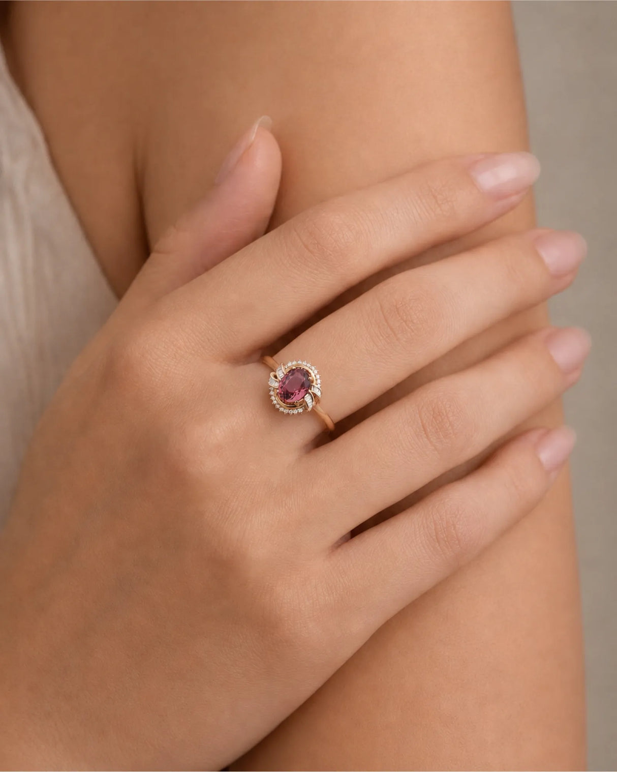 Sunburst halo tourmaline ring with round and baguette diamonds in yellow gold | SARATTI