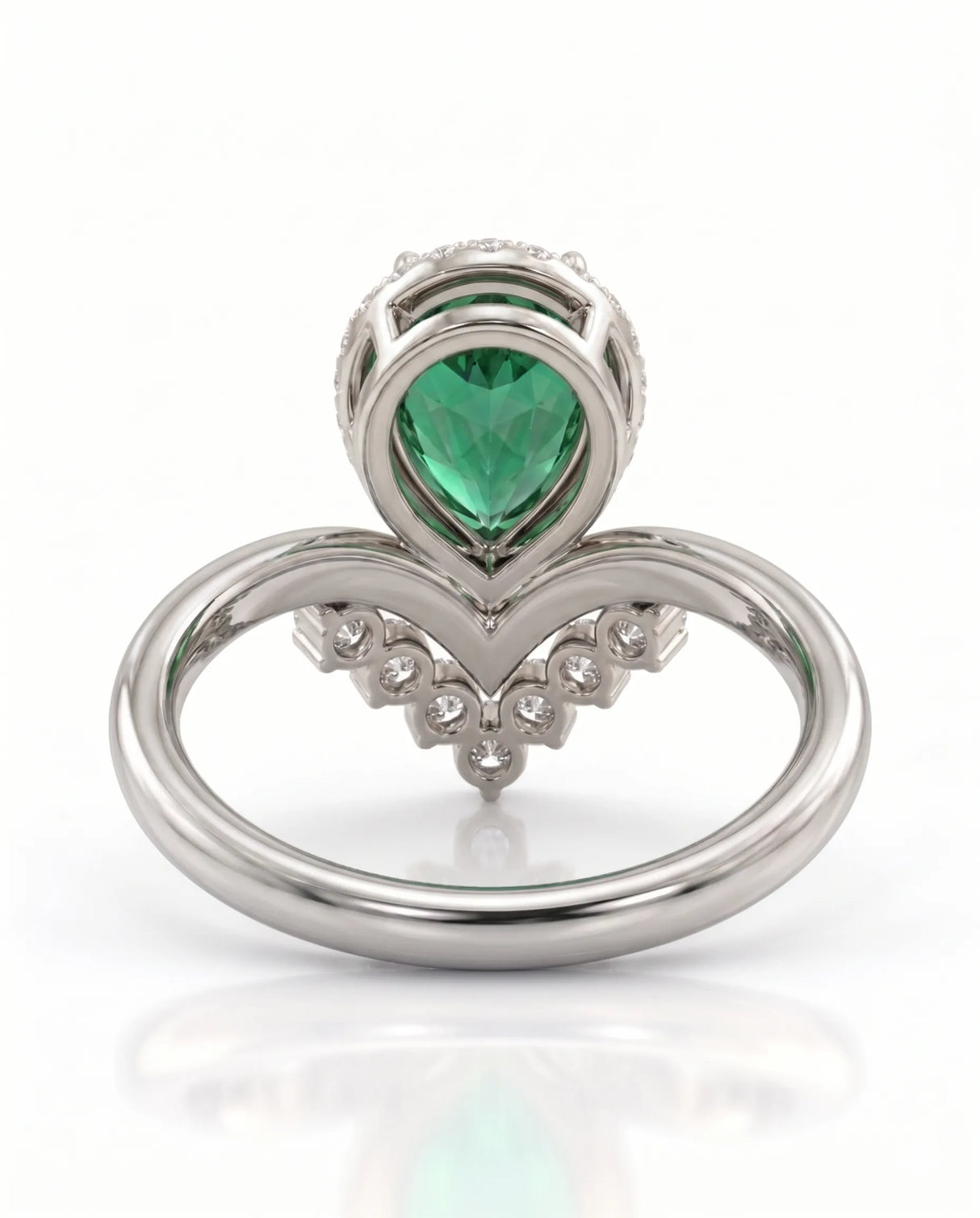 Tiara style emerald ring in 18K white gold | SARATTI