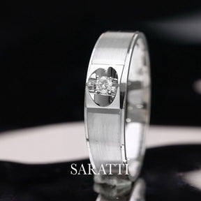 Close Up Shot of the White Gold Mandorla Diamond Solitaire Ring for Men | Saratti 
