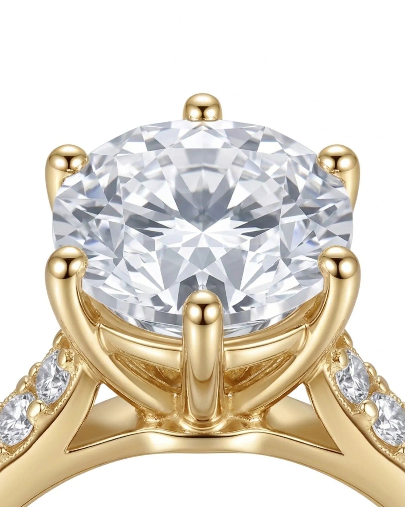 Timeless round diamond engagement ring with sparkling shoulders in polished 18K yellow gold | SARATTI