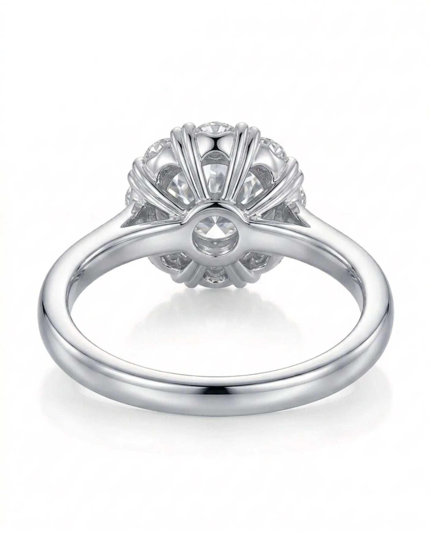 Sadi – Celestial Glow Natural Round Diamond Star Halo Ring