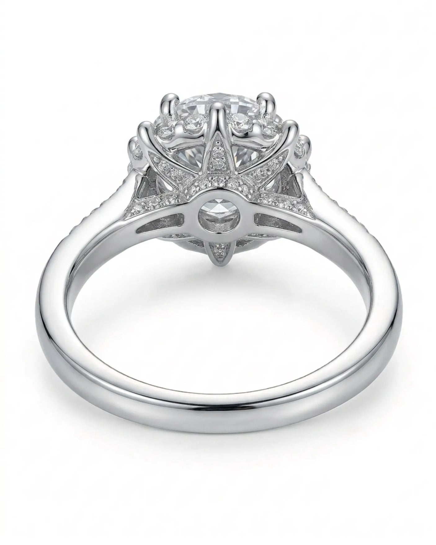 Yulisa – Eternal Flame Natural Round Diamond Halo Engagement Ring