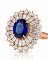 Unheated oval sapphire ring framed by luminous diamond rays in 18K rose gold | SARATTI